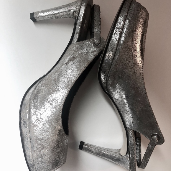 Stuart Weitzman Embossed Metallic Pumps 8.5 - Picture 2 of 3